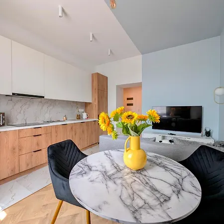 Debowa 4 By Homeprime